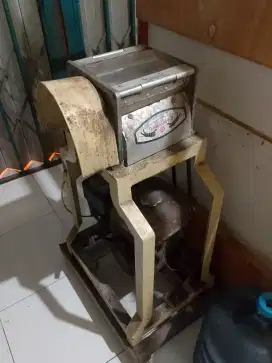Di jual parutan kelapa bekas bagus