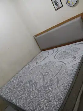 Kasur plus set dipan merk guhdo