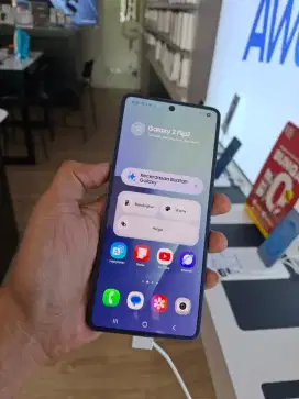 SAMSUNG Z FLIP7 FREE BONUS BUDS FE DAN Z-PREMIERE 2 TAHUN