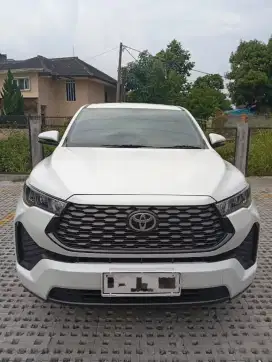 Innova zenix g CVT  putih mutiara 2023 (D) 1 tangan dari baru like new