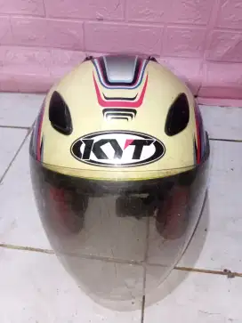 Helm kyt UK L jual apa adanya 180rb nego sampai jadi cek di lokasi