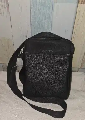 Tas selempang Lacoste
