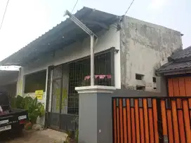 Dijual sebidang tanah Luas 320m² SHM bonus bangunan baru ½ jadi.