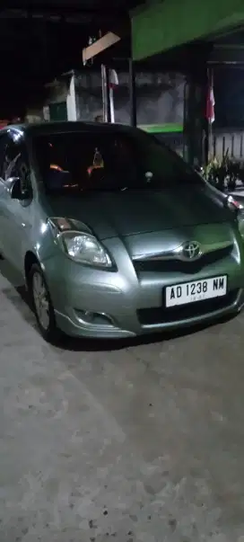 Dijual Toyota yaris e matic 2009