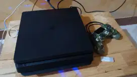 PS4 Slim 1 TB Fw. 9.00