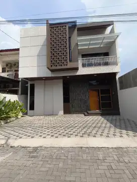 Promo; Rumah Di Palagan Dekat Hyatt, 3 Kamr Tidur, Legalitas Lengkap