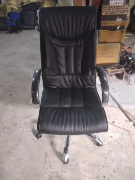 Kursi direktur premium