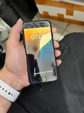 Iphone se 2 128gb fullset mulus sudah beacukai seperti ibox harga net