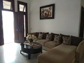 Di Jual Rumah Di daerah Pucang lt 300 m²