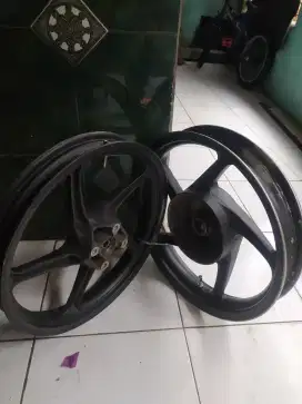 SEPASANG VELG VARIO 125 OLD SECOND