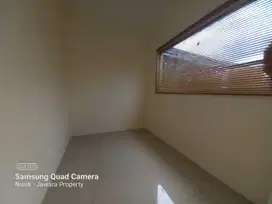 Jual cepat, rumah Komplek Cisaranten Arcamanik posisi ujung pojokan