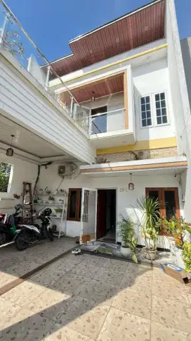 RUMAH MEWAH 2 LANTAI GATOT SUBROTO 7x24 PLUS TAMAN