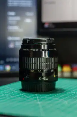 CANON ZOOM LENSE 35-80mm 1: 4 - 5,6 II MADE IN JAPAN