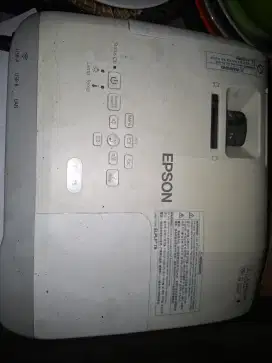 Proyektor EPSON UB 85