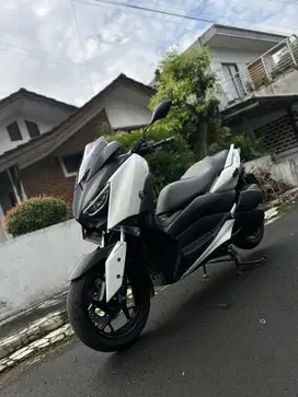 Xmax 250cc tahun 2017 putih favorite