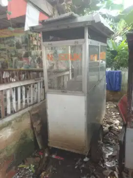 Gerobak dagang bekas jualan gorengan