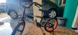 Sepeda anak bekas uk 16