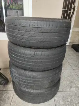 Ban R17 215/55 Bridgestone Turanza