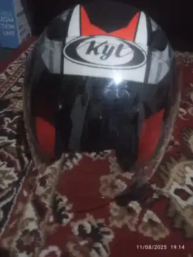 Helm KYT size L plus intercom merk v20
