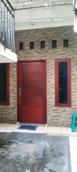 DI KONTRAKAN RUMAH