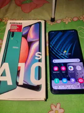 Samsung galaxy A10s ram 2/32 GB. Muluss normal