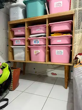 Rak trofast mainan