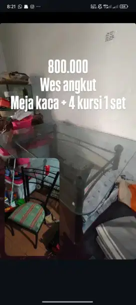 Meja makan kaca