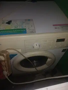 Mesin cuci LG Front Loading