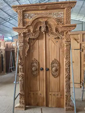 gapura 150x260 pintu tempel