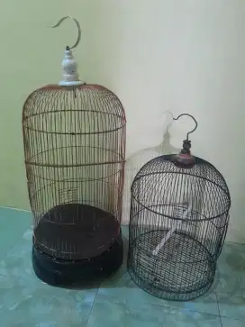 Di jual 2 buah kandang burung love berd layak pakai sesuai foto wa aja