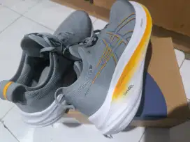 Sepatu Asics Gel Nimbus 26, ukuran 43,5 insole 27, 5