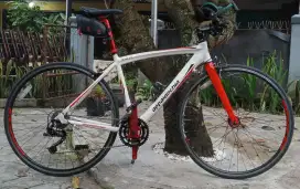Sepeda Roadbike Gravel Rakitan 3x11 speed bahan alloy-carbon