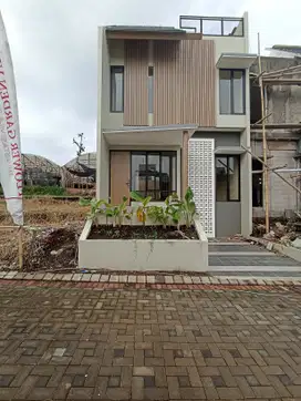 Dijual Villa Mewah Batu, Lokasi Strategis Kawasan Wisata