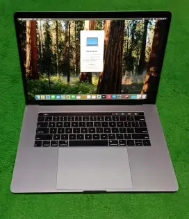 MacBook Pro 2018 15 inch i7 16/256 Grey Touchbar Dual VGA Mulus Murah
