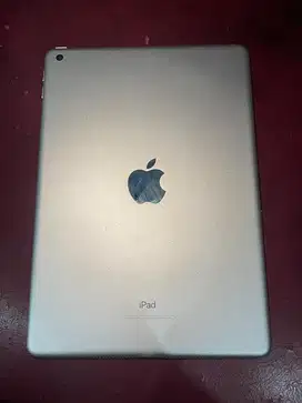iPad Gen 6 128GB Silver Wifi Only