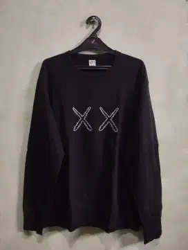 Crewneck Uniqlo UT x Kaws Sesame Street