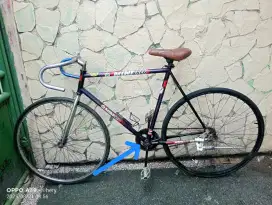 Jual butuh sepeda fixie UK 27 kondisi normal siap gowes minus goyang