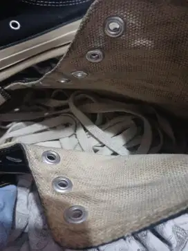 Sepatu bekas rasa baru