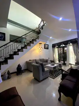 Rumah 2Lt  Include Usaha Laundry di Sayap Sukamenak, Margahayu