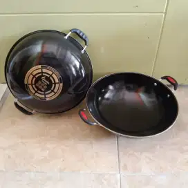Wajan Serbaguna Kuping Enamel Hitam Axlo A-6734