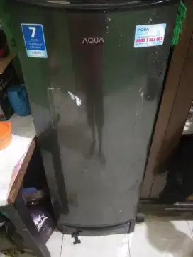Dijual Kulkas Seconnd Merek Aqua