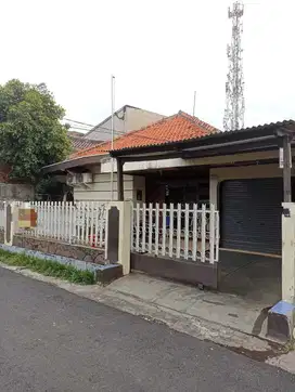 Rumah Tanah Luas di Komplek Kedoya Kebon Jeruk Jakbar Dekat Toll