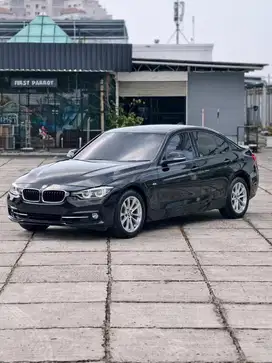 MURAH KM LOW !! BMW 320i SPORT 2.0 F30 2015 AT MDL 2016/2017