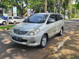 Toyota Kijang Innova 2011 Bensin