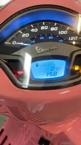 Vespa Matic LX 125 thn 2025 Baru KM 0 Warna Pink Murah!