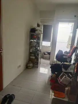 Di Jual Apartemen Puncak CBD wiyung 2 BR semi furnish