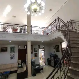 rumah mewah 2 lantai furnished di sayap Gegerkalong Ref.04815