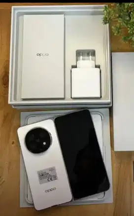 Oppo Find N5 Fold ram 16 internal 512 Resmi