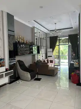 Dijual rumah di kelapa gading Lokasi strategis
