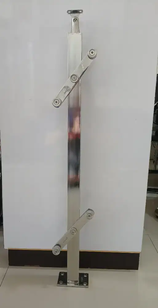 Railing Hollow 4x4 model kaca
